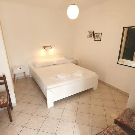 Dora Apartament Banjol