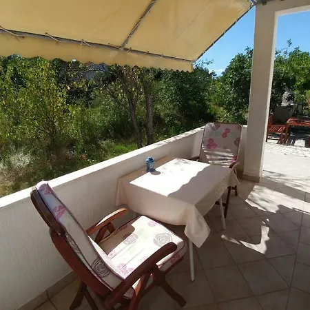 Dora Apartament