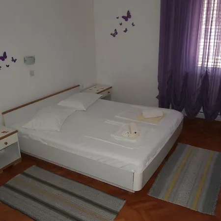 Apartament Dora *